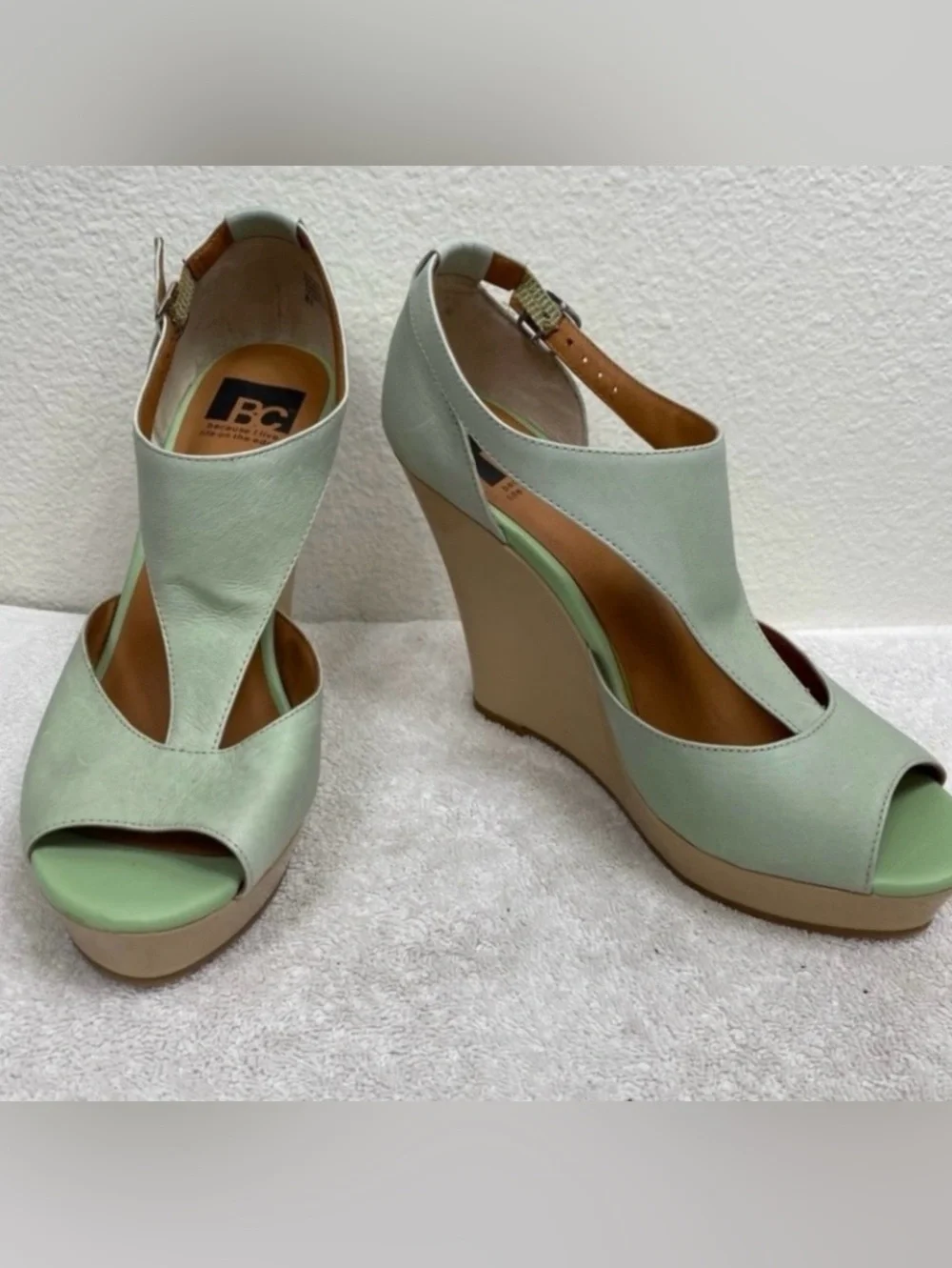 BC Footwear Women's Mint Green Tan Leather Platform Sandal Wedge Size 8.5 Boho